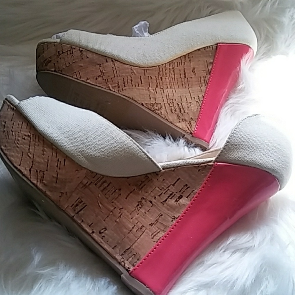 🎉Sale🎉Brand new in box Cream Wedge Sandals